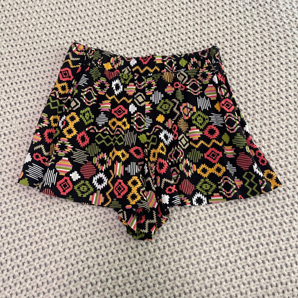 Fun Flowy Shorts - Picture 2 of 3
